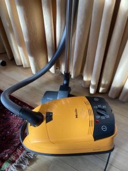 Miele Vacuum Cleaner S 152 (Nottingham)